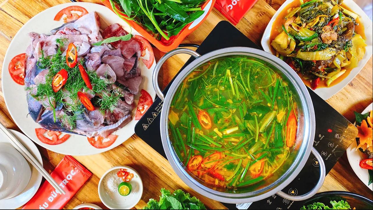 Cách nấu Lẩu Cá Lăng măng cay ngon hấp dẫn