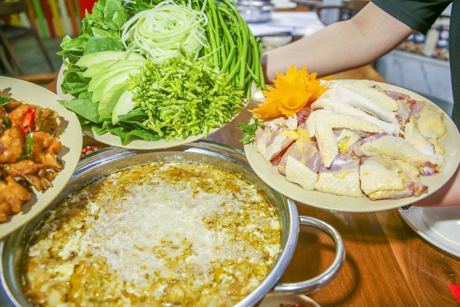 Hướng Dẫn Nấu Lẩu Riêu Cua Đồng Gà Ri Thơm Ngon Bổ Dưỡng